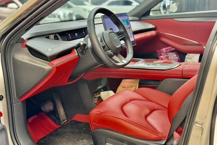 Used  SU7 2024 Rear-Drive Ultra-Long Range Advanced Pro-Level Intelligent Driving Version
