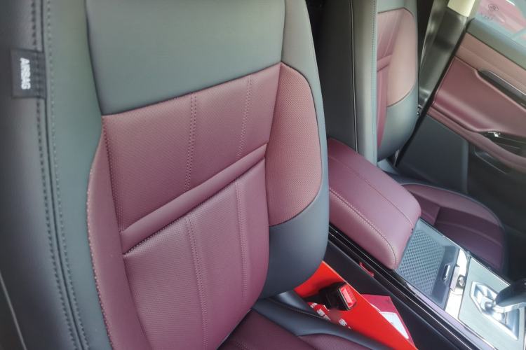 Used Land Rover Range Rover Evoque 2021 Range Rover Velar 249 PS R-Dynamic HSE Luxury Edition
