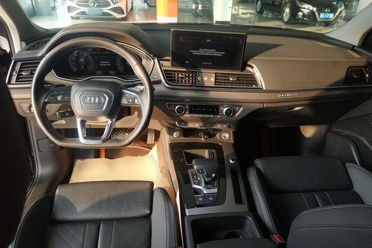 Used Audi Q5L 2022 40T Fashionable and Dynamic Model
