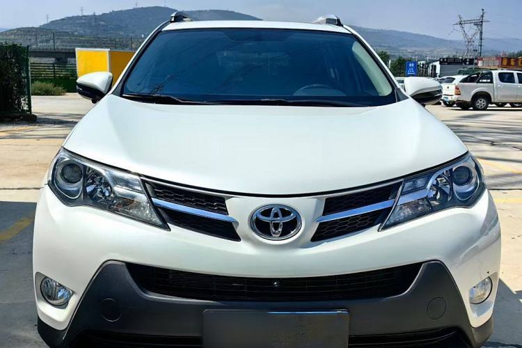 Used Toyota RAV4 2015 2.0L CVT Two-Wheel Drive Fashion Edition
