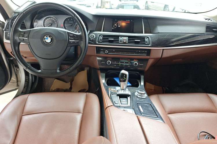 Used BMW 5 Series 2014 520i Elegant Edition
