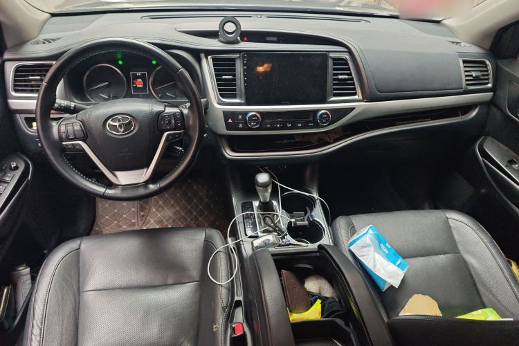 Used Toyota Highlander 2018 2.0T Four-Wheel Drive Luxury Edition 7 Seats China V Emission Standard