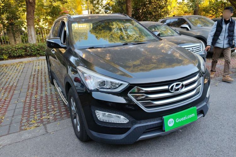 Used Hyundai Santa Fe 2015 2.4L Automatic Two-Wheel Drive Smart Version 5 Seats