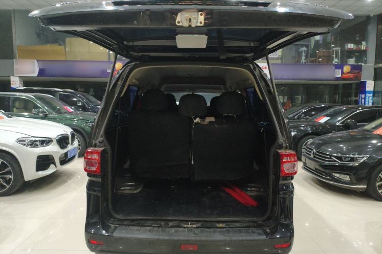 Used FORTHING Lingzhi 2023 M5L 1.6L Base Model 7 Seats
