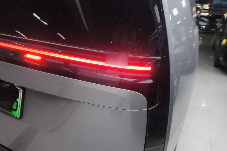 Used Li Auto MEGA 2024 Ultra Model
