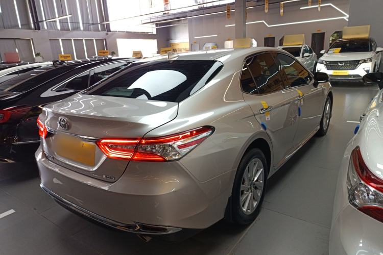 Used Toyota Camry 2023 2.0G Luxury Edition
