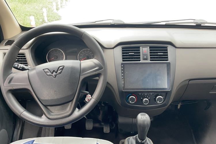 Used Wuling Rongguang S 2023 1.5L Base Version 5/7 Seats
