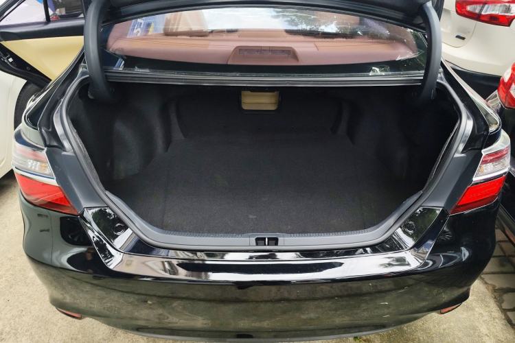 Used Toyota Camry 2015 2.0G Premier Edition
