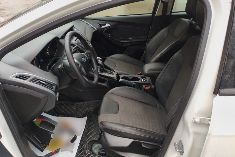 Used Ford Focus 2012 Hatchback 1.6L Automatic Fashion Edition
