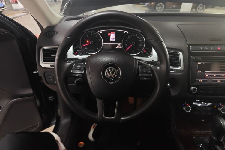 Used Volkswagen Touareg 2015 3.0 TSI Standard Model
