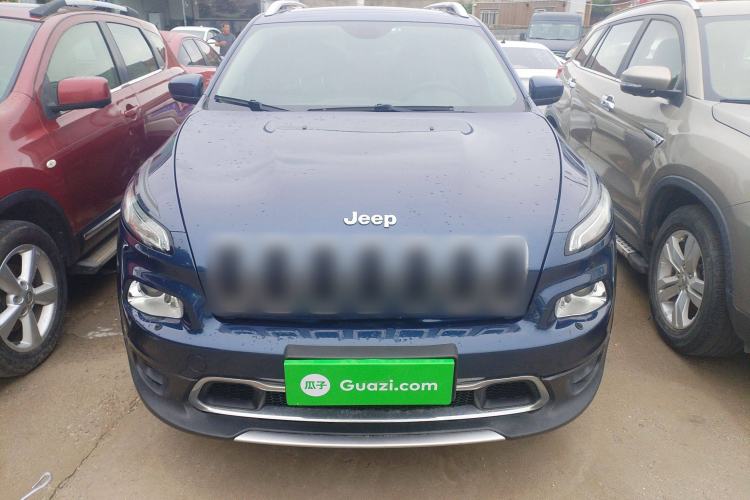 Used  Cherokee 2020 2.0L Two-Wheel Drive Classic Sports Edition
