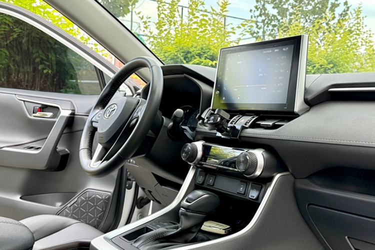 Used Toyota RAV4 2022 2.0L CVT Two-Wheel Drive Fashion Plus Edition