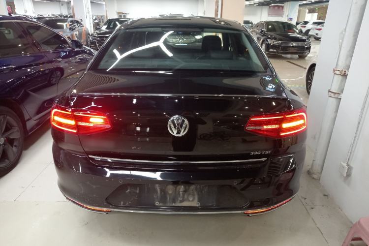 Used Volkswagen Magotan 2018 330TSI DSG Luxury Model