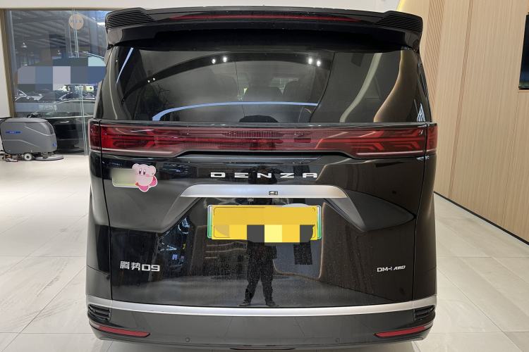 Used Denza D9 2022 DM-i 970 Four-Wheel Drive Flagship Model
