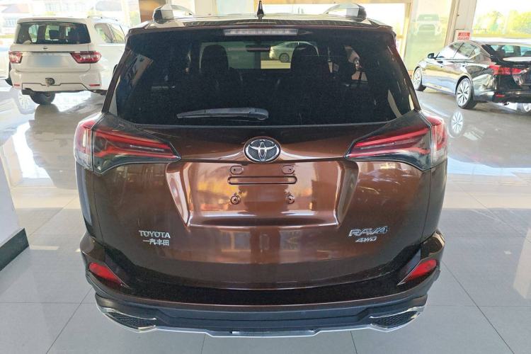 Used Toyota RAV4 2016 2.5L Automatic 4x4 Elite Edition
