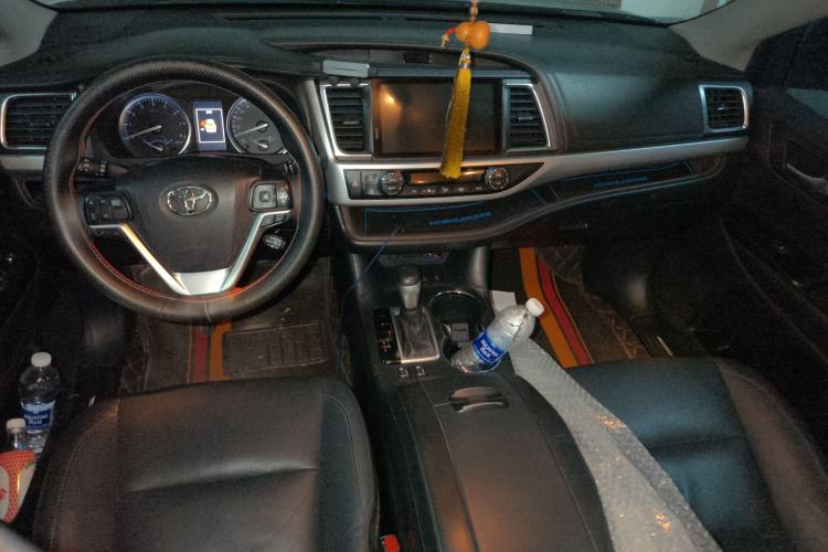 Used Toyota Highlander 2018 2.0T Four-Wheel Drive Prestige Version 7 Seats China VI Standard