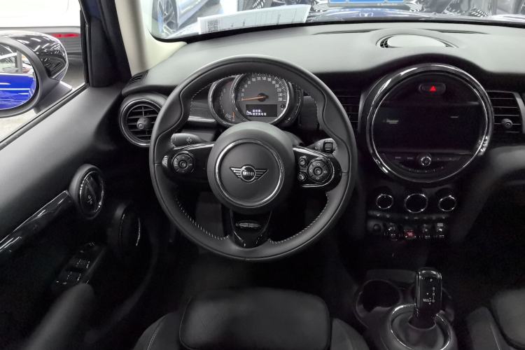 Used  MINI 2019 1.5T COOPER Artist Five-Door Edition
