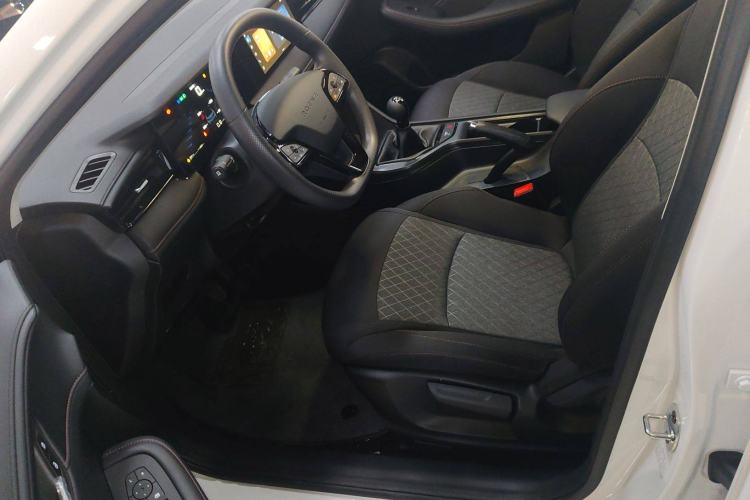 Used Roewe i5 2023 1.5L Manual Comfort Edition
