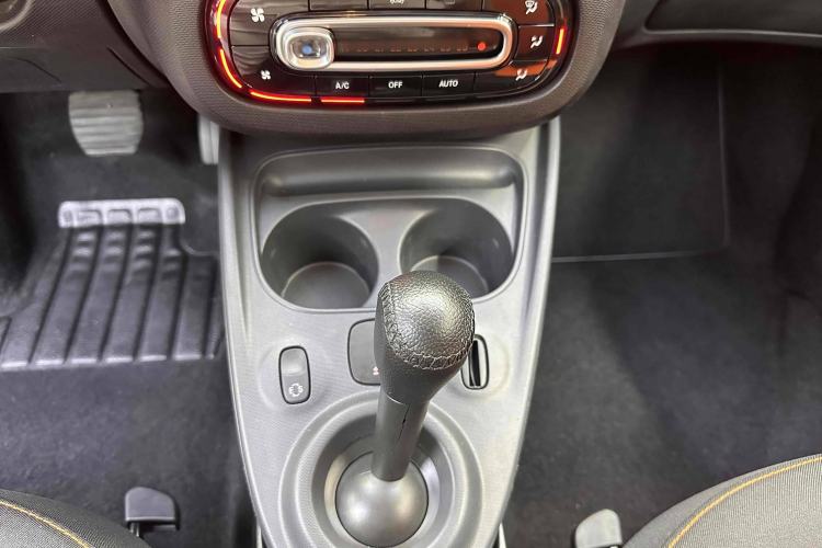 Used  fortwo 2015 1.0L 52 kW Hardtop Passion Edition
