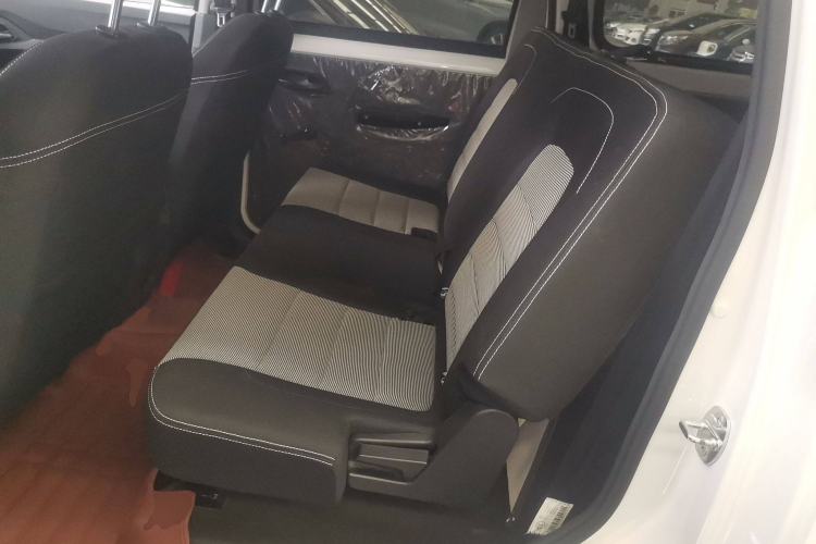 Used Wuling Hongguang 2019 1.5L S Basic Version China VI Standard LAR
