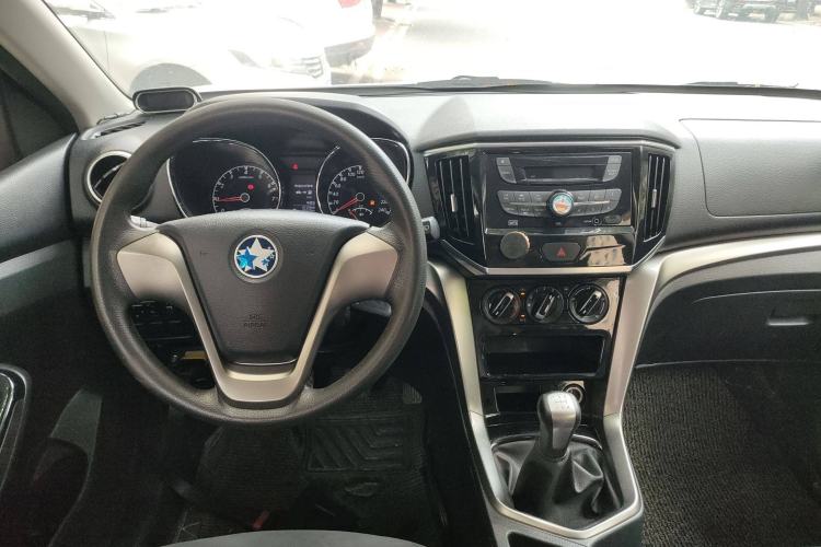 Used Venucia T70 2016 1.6L Manual Ruixing Edition
