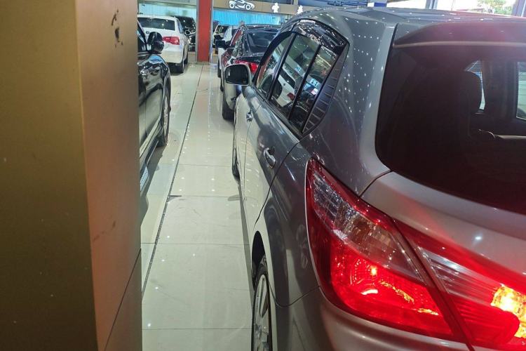 Used Venucia R50 2015 1.6L Automatic Fashion Edition