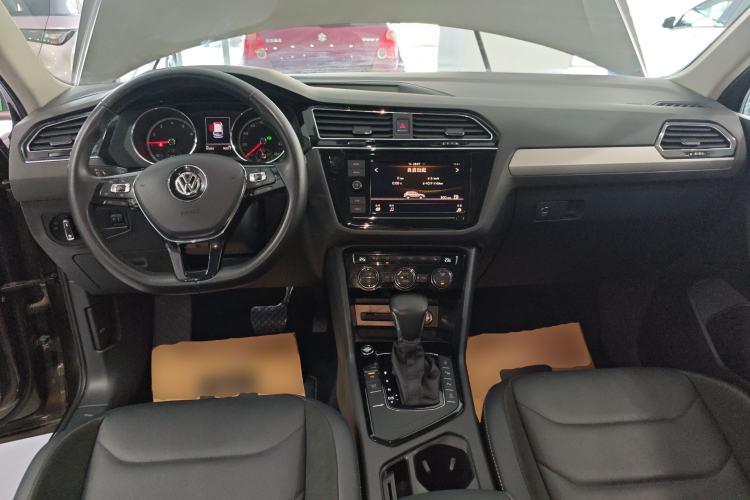 Used Volkswagen Tiguan L 2019 330TSI Automatic Two-Wheel Drive Smart Luxury Version China VI Standard
