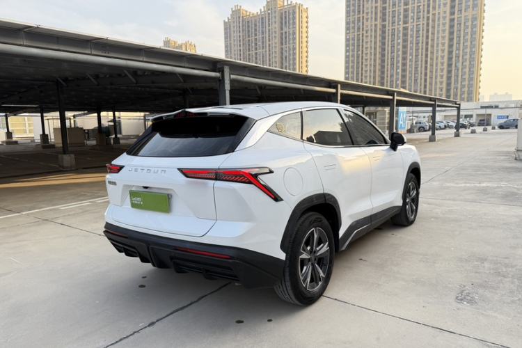 Used JETOUR Dashing 2023 1.5T DCT Starlight Shine Pro Edition
