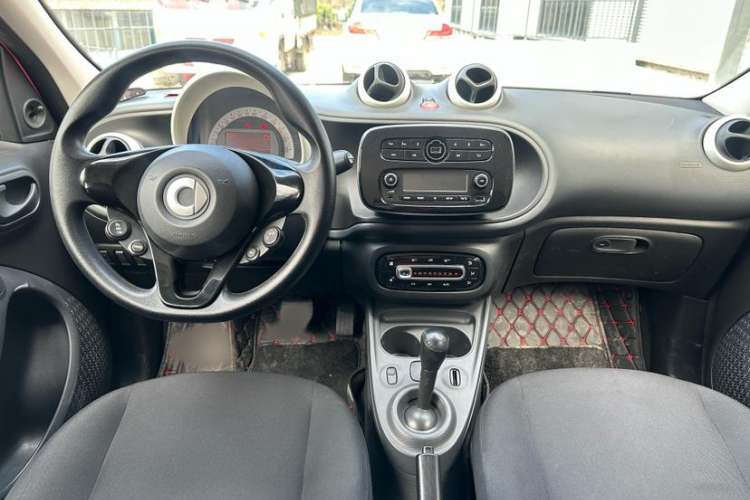 Used  forfour 2016 1.0L 52 kW Dynamic Edition
