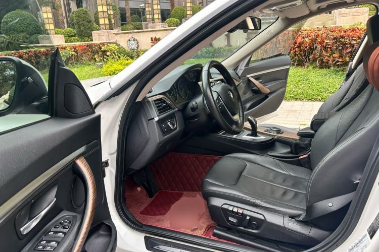 Used BMW 3 Series GT 2013 328i Sport Design Package
