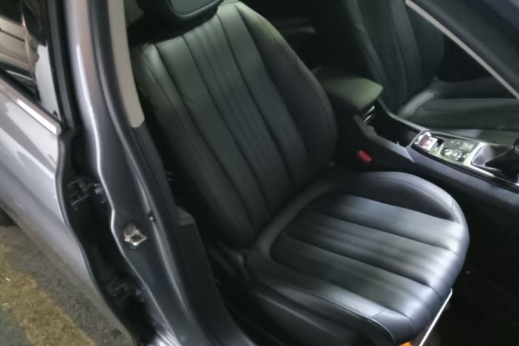 Used Peugeot 408 2022 1.6T Light-Chasing Edition
