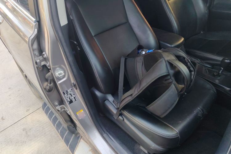 Used Toyota RAV4 2016 2.0L CVT Two-Wheel Drive Fashion Edition China V Standard
