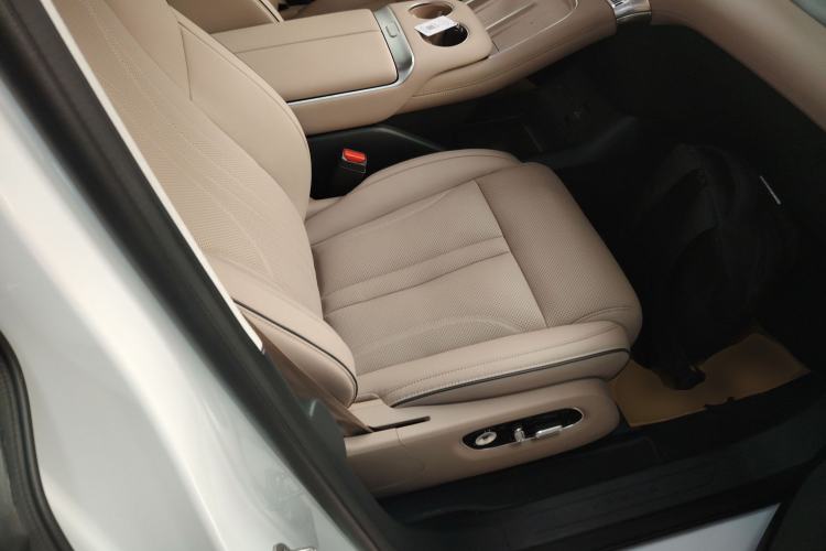 Used XPeng X9 2025 740 Ultra-Long Range Max