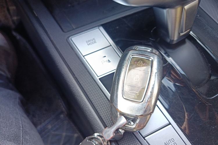 Used Hyundai Elantra 2021 1.5L CVT LUX Prestige Edition
