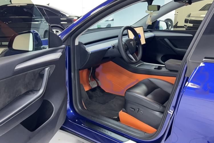 Used Tesla Model Y 2023 Long-Range All-Wheel-Drive Version
