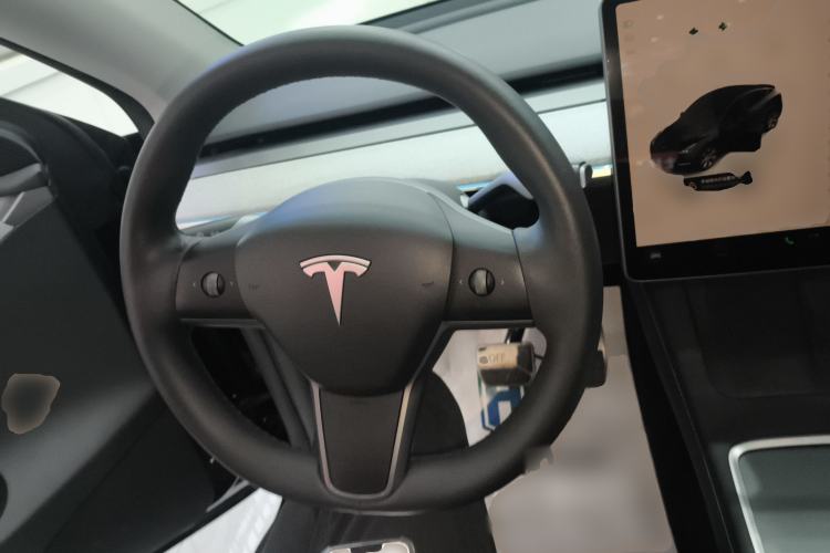 Used Tesla Model Y 2023 Rear-Wheel-Drive Version
