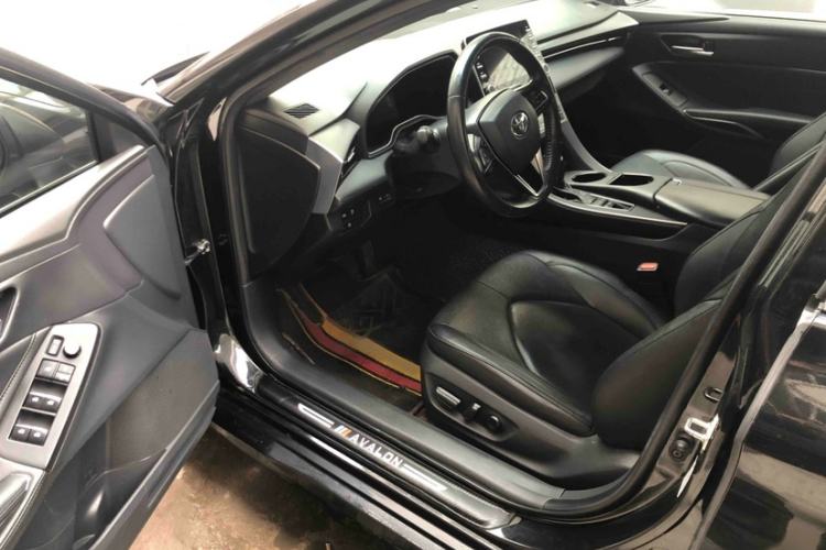 Used Toyota Avalon 2019 Dual-Engine 2.5L Luxury Edition China VI Standard