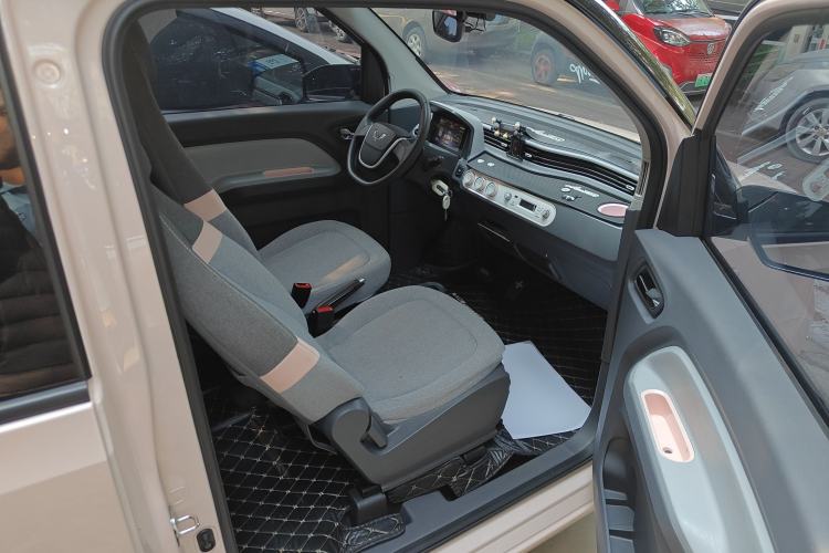 Used Wuling Hongguang MINIEV 2022 Macaron Premium Model – Lithium Iron Phosphate
