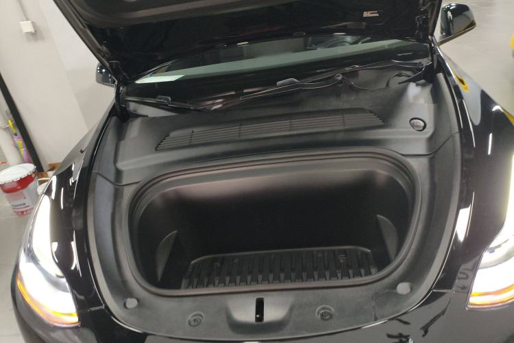 Used Tesla Model Y 2021 Long-Range All-Wheel-Drive Version
