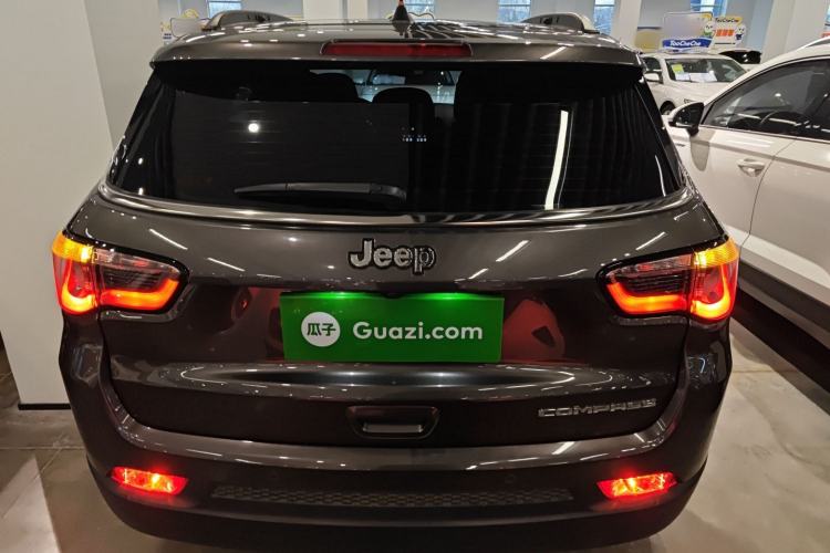 Used  Compass 2019 220T Automatic Family Edition
