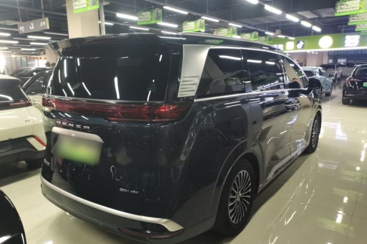 Used Denza D9 2022 DM-i 970 Four-Wheel Drive Prestige Model
