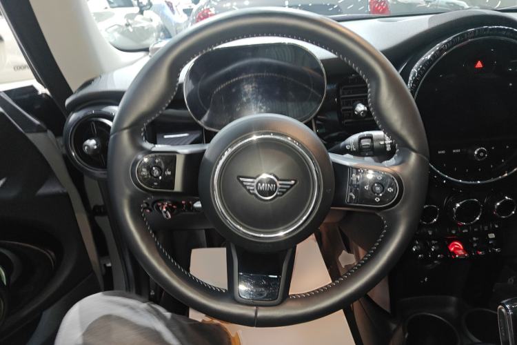 Used MINI MINI 2022 1.5T COOPER Artist