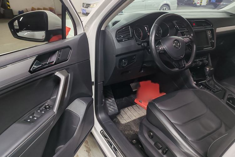 Used Volkswagen Tiguan L 2017 330TSI Automatic Two-Wheel Drive Luxury Edition
