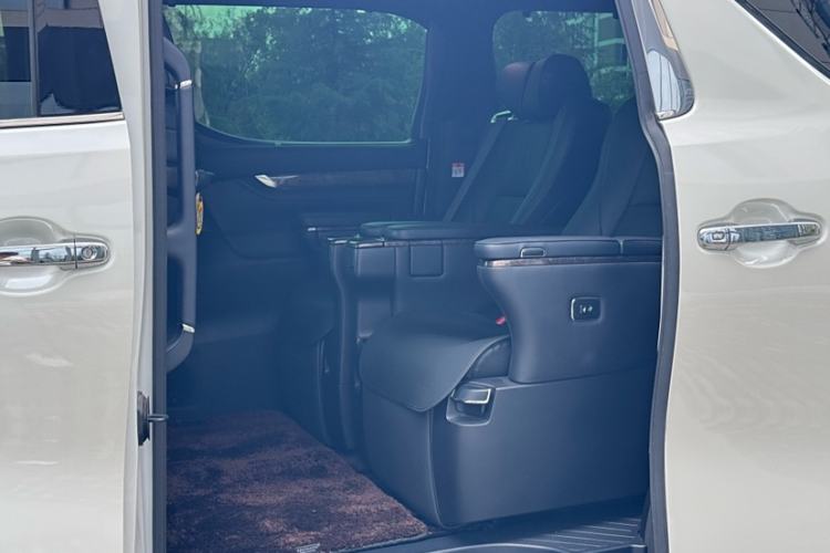 Used Toyota Alphard 2021 Dual-Engine 2.5L Prestige Edition
