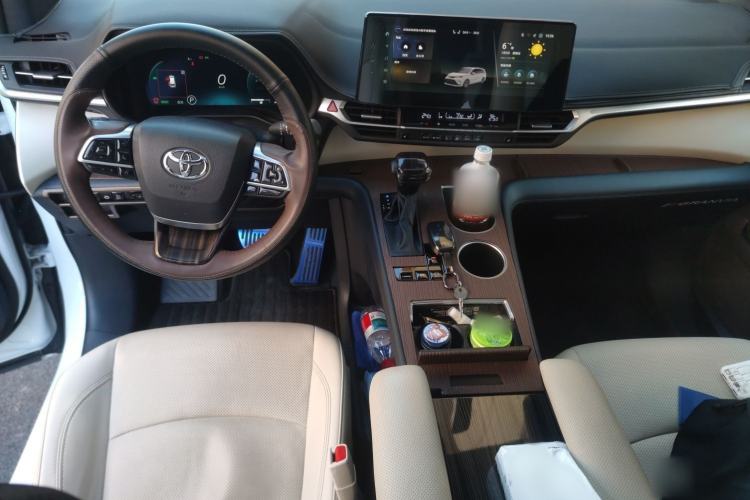 Used Toyota Granvia 2024 2.5L Hybrid Prestige ULTRA Edition
