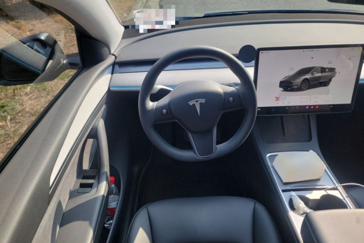 Used Tesla Model Y 2023 Rear-Wheel-Drive Version
