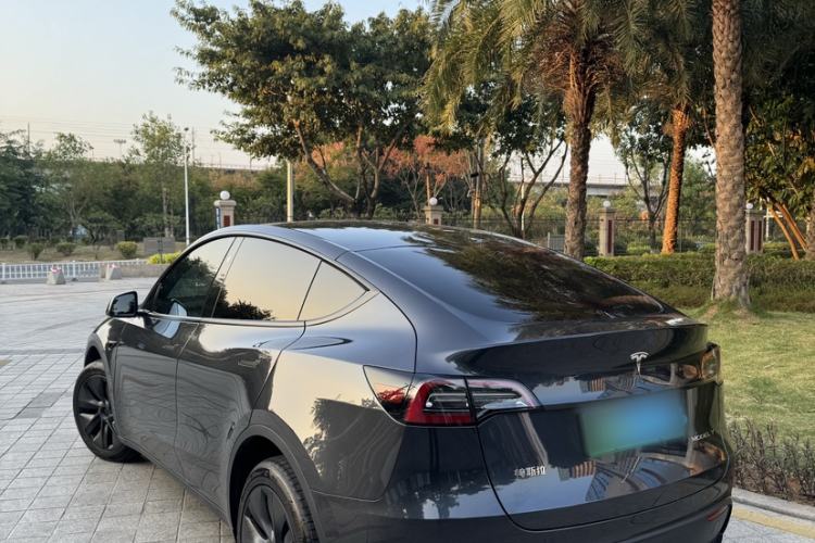 Used Tesla Model Y 2024 Long-Range All-Wheel-Drive Version
