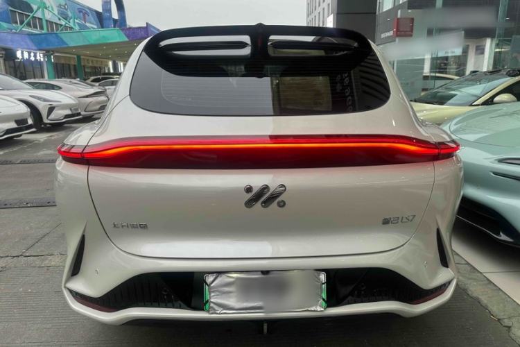 Used  LS7 2023 77 kWh Urban Fit Rear-Wheel Drive
