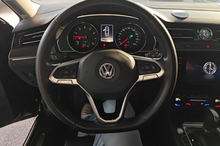 Used Volkswagen Magotan 2020 330TSI DSG Leading Model
