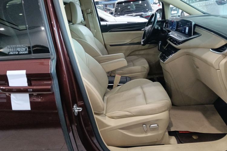 Used Buick GL8 2022 ES Landtrek 653T Luxury Edition
